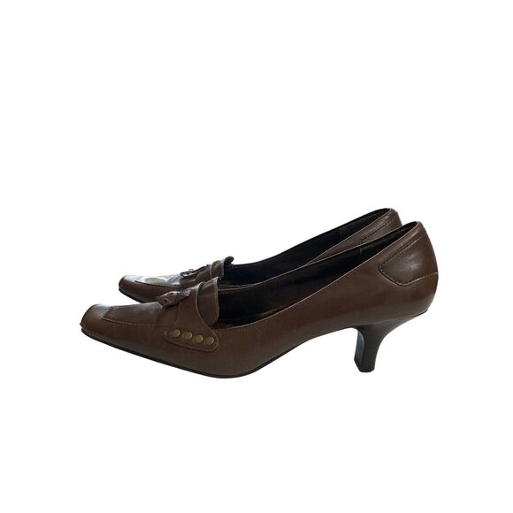 Liz Claiborne Women's  Size 7.5 M Brown Leather tassel pump shoe - Picture 2 of 6